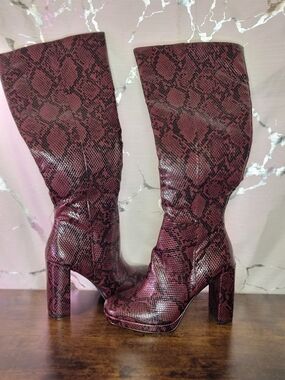 Charlies Burgundy Snake-Print Knee Boots with Block Heel Leather 90s Y2k Modern